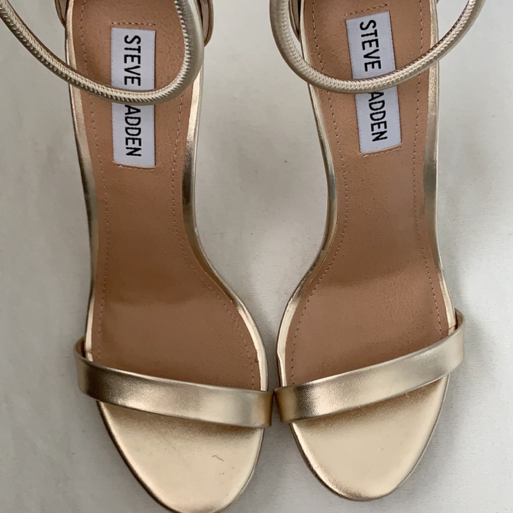 Steve Madden Soph in Gold. Never worn before.